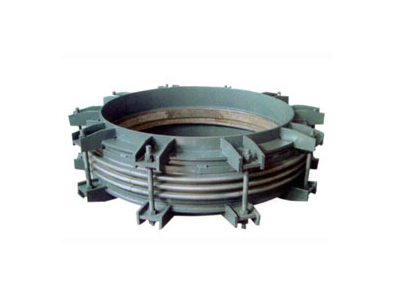 High temperature axial expansion joint